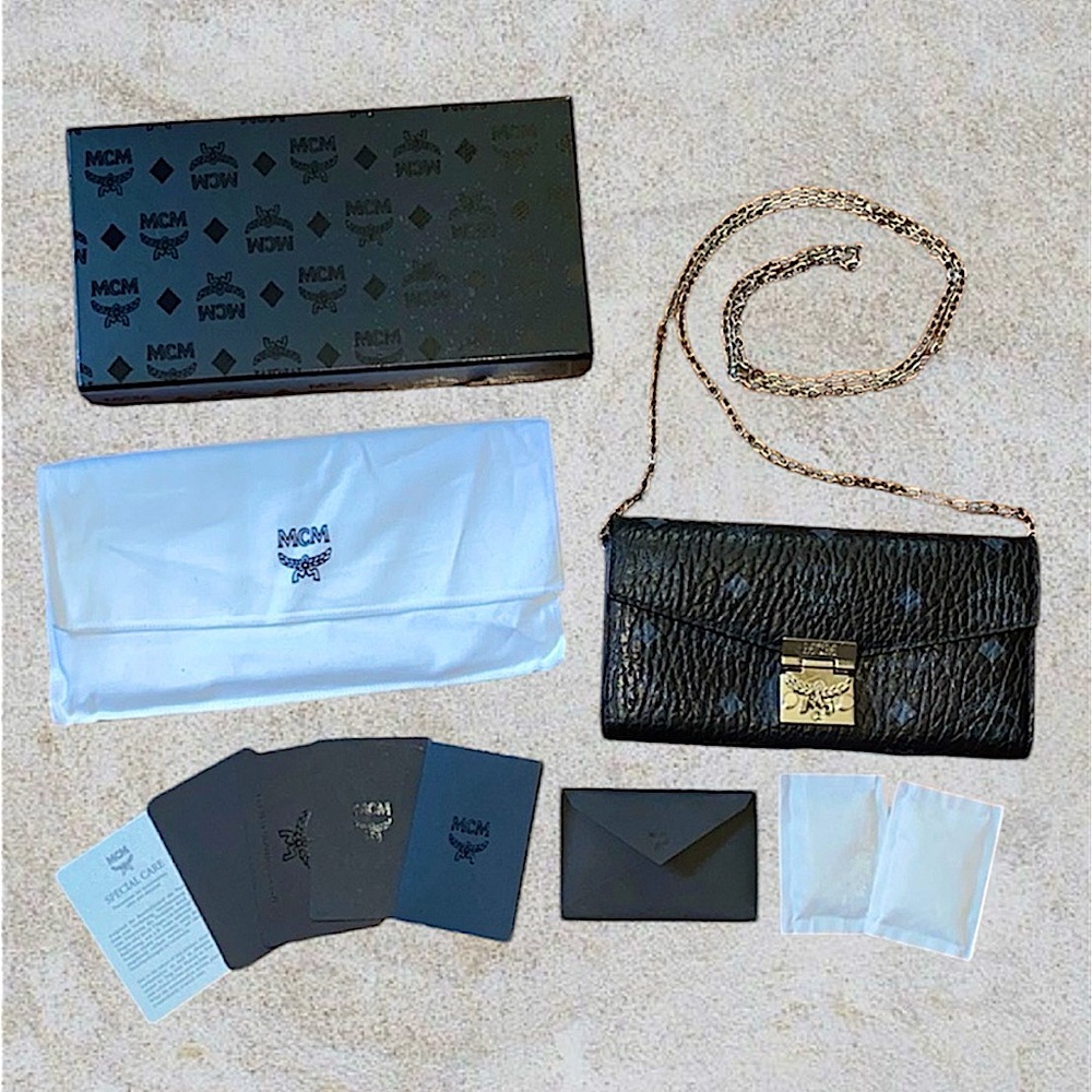 MCM Clutch/Wallet🖤